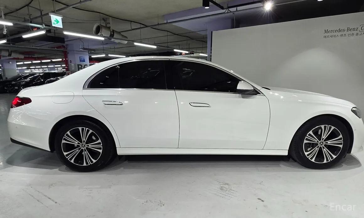 Фото 9 - Mercedes-Benz E-Class