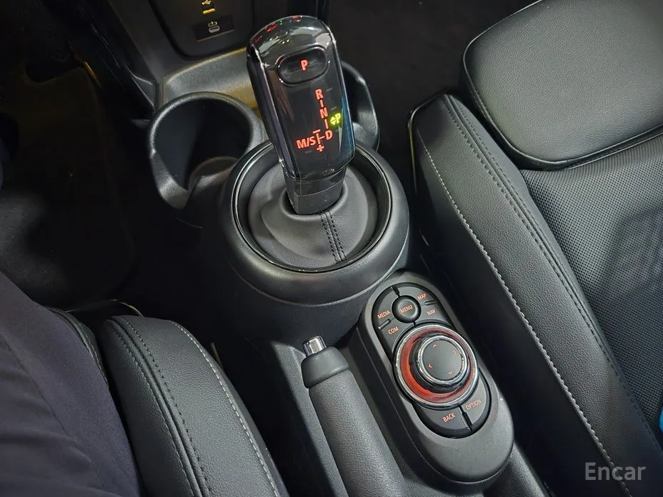 Фото 9 - Mini Cooper