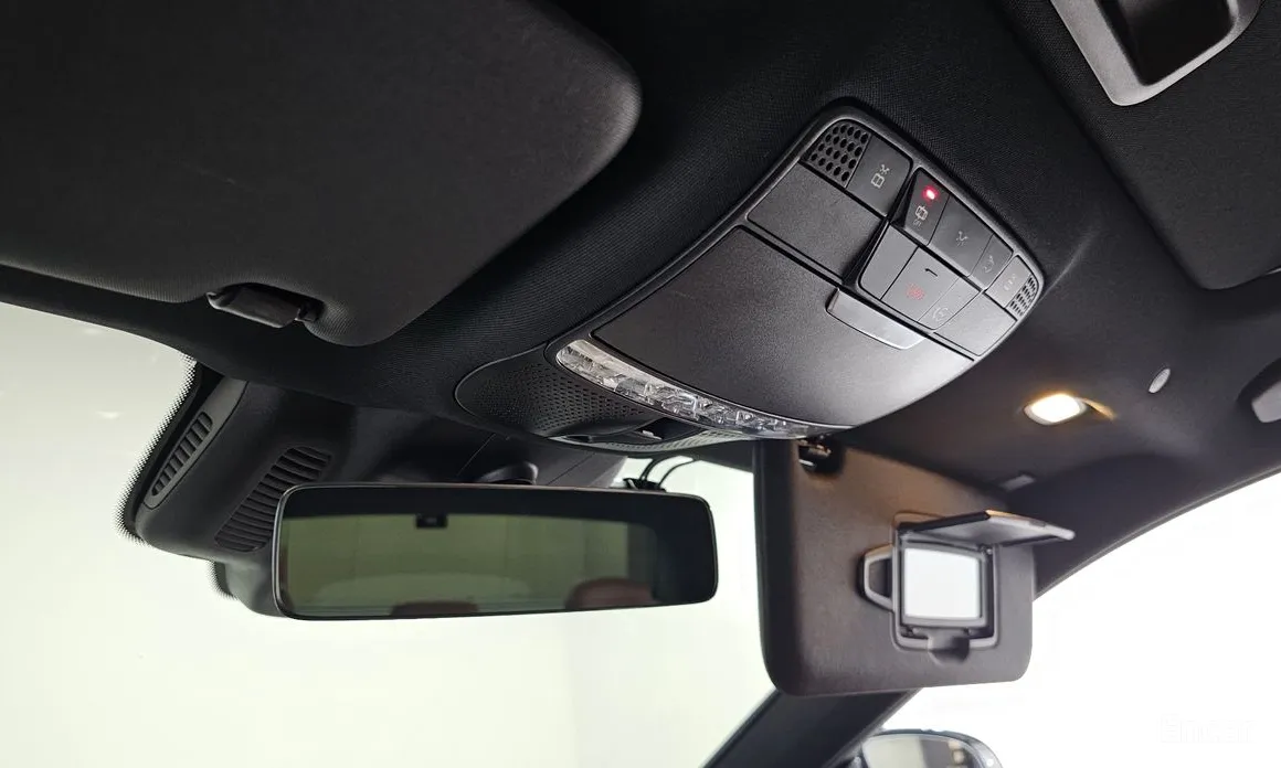 Фото 18 - Mercedes-Benz E-Class