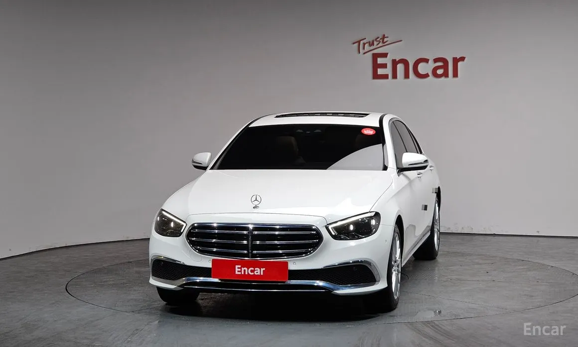 Фото 3 - Mercedes-Benz E-Class