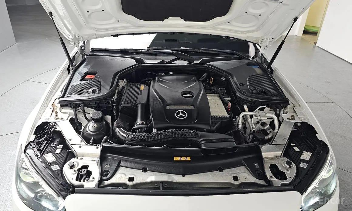 Фото 6 - Mercedes-Benz E-Class