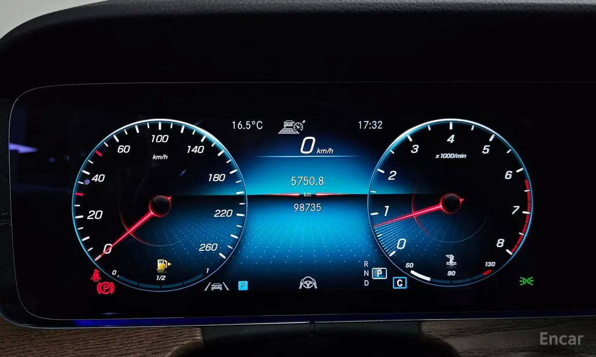 Фото 8 - Mercedes-Benz E-Class