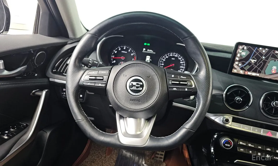 Фото 13 - Kia Stinger