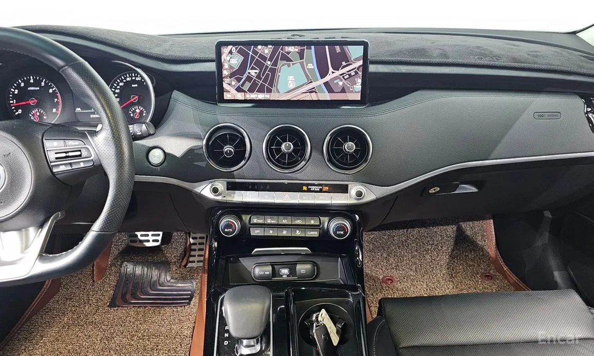 Фото 14 - Kia Stinger