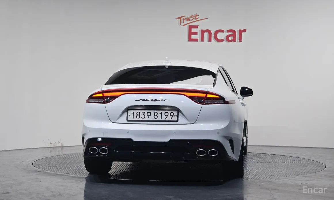 Фото 4 - Kia Stinger