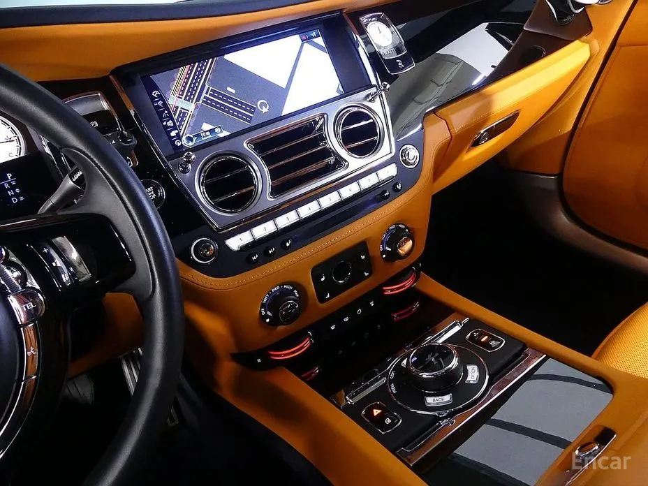 Фото 15 - Rolls-Royce Wraith