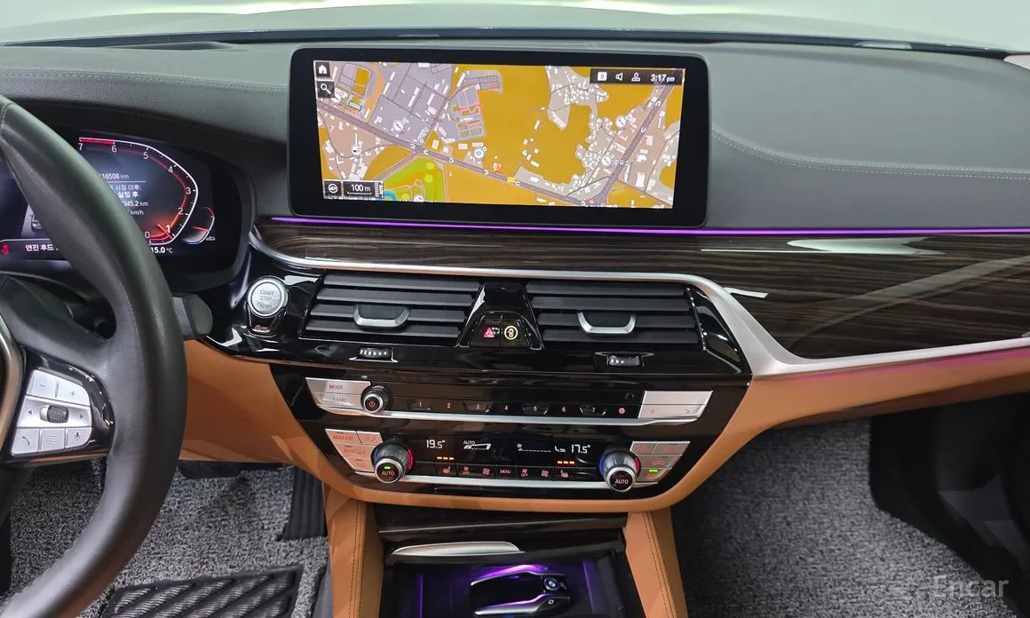 Фото 15 - BMW 5 Series