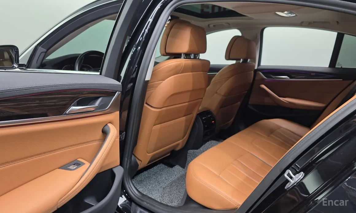 Фото 17 - BMW 5 Series