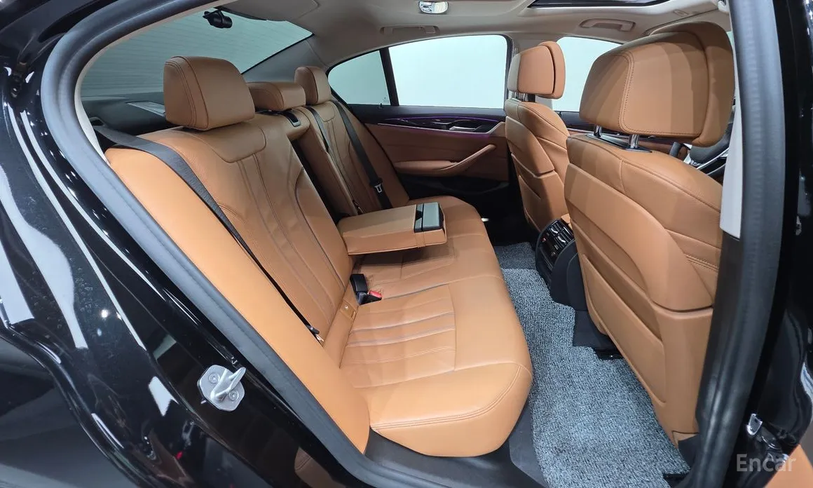 Фото 19 - BMW 5 Series