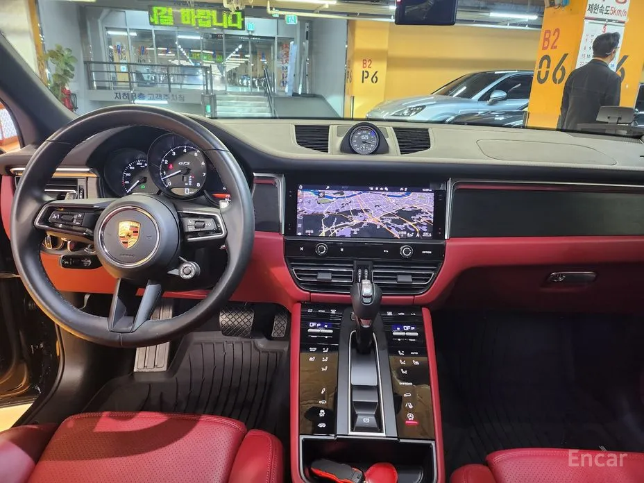 Фото 13 - Porsche Macan