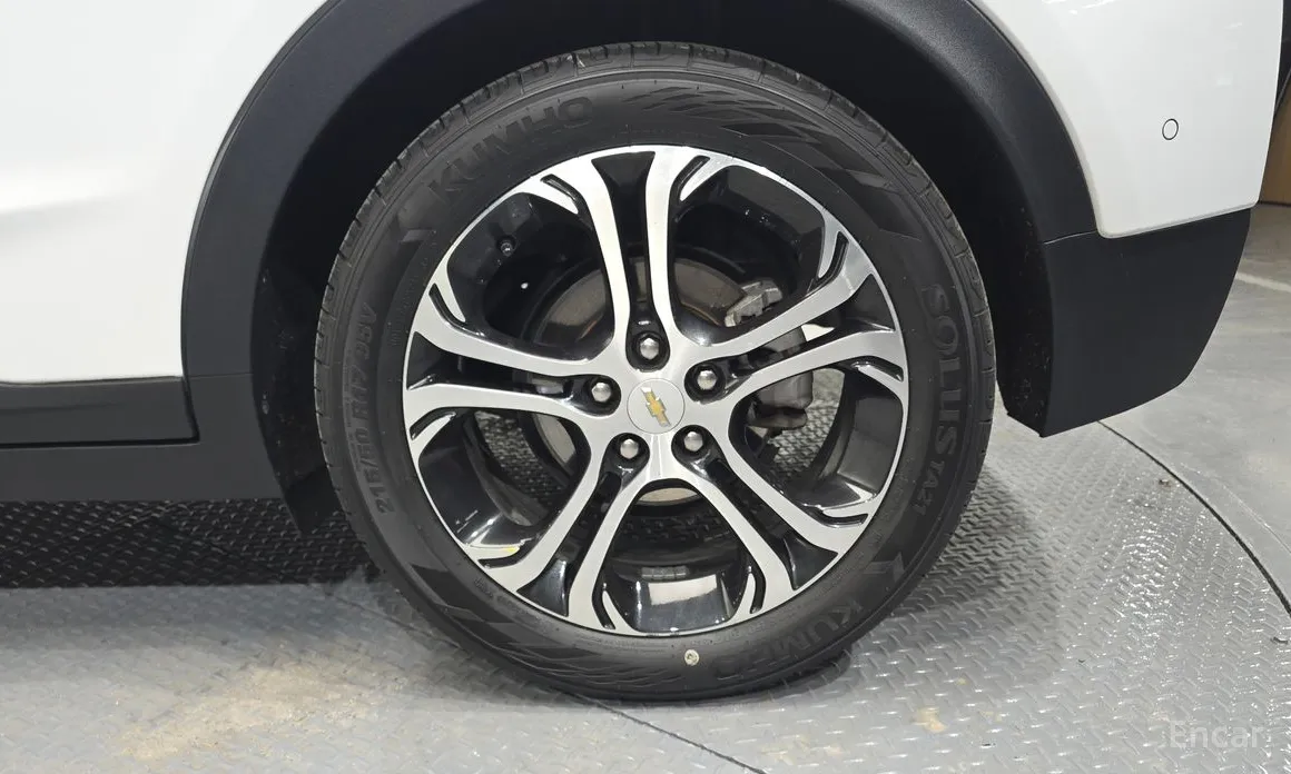 Photo 5 - Chevrolet Bolt EV