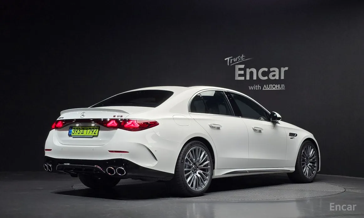 Фото 2 - Mercedes-Benz E-Class