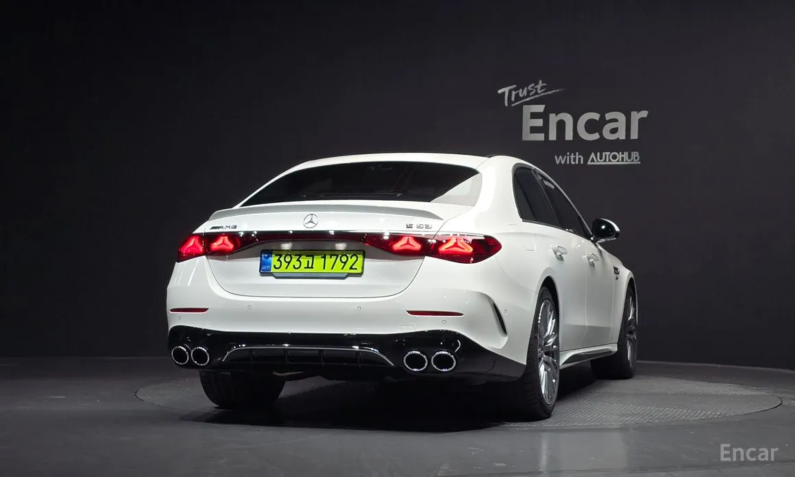 Фото 4 - Mercedes-Benz E-Class