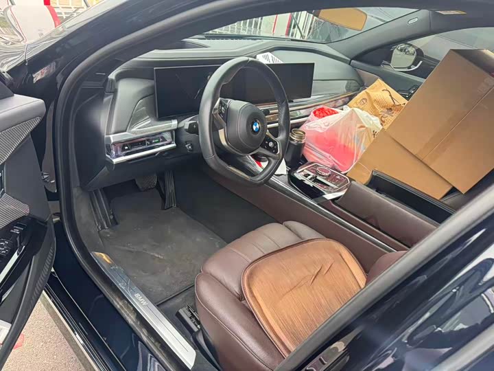 Фото 5 - BMW 7 Series