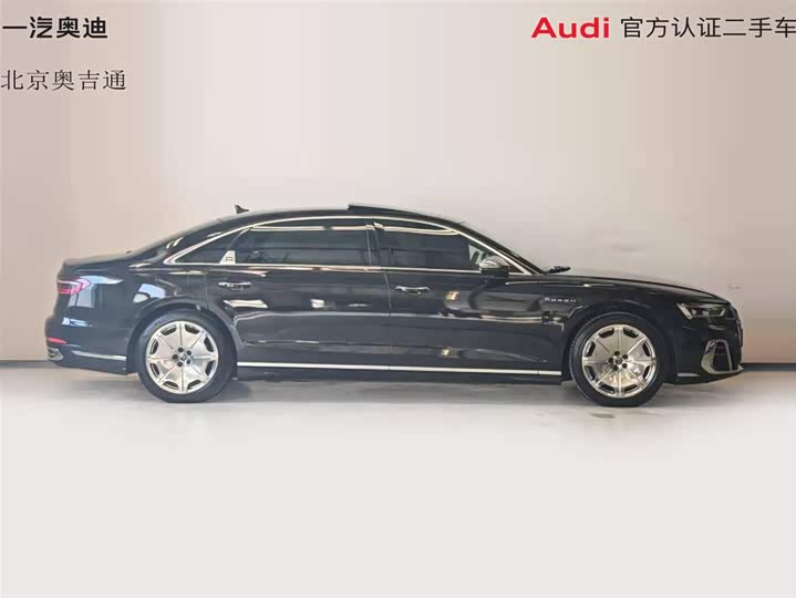 Фото 3 - Audi A8