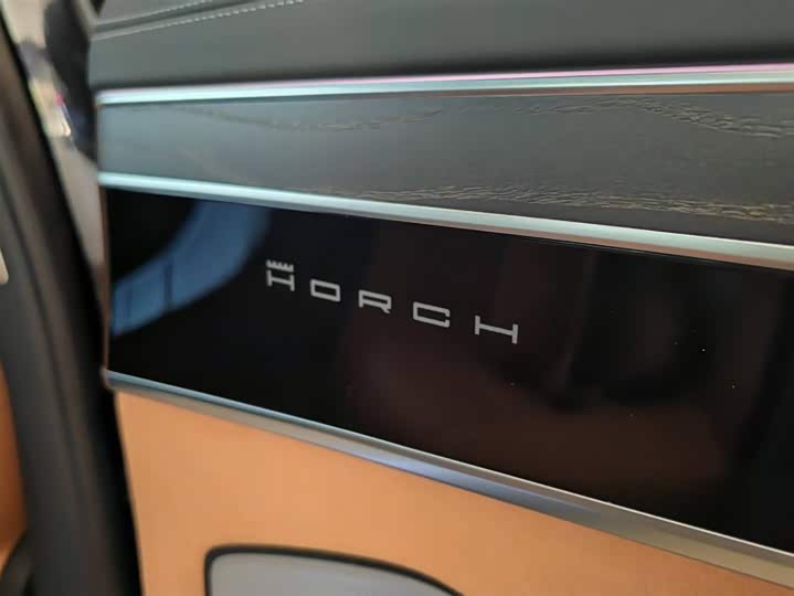 Фото 7 - Audi A8