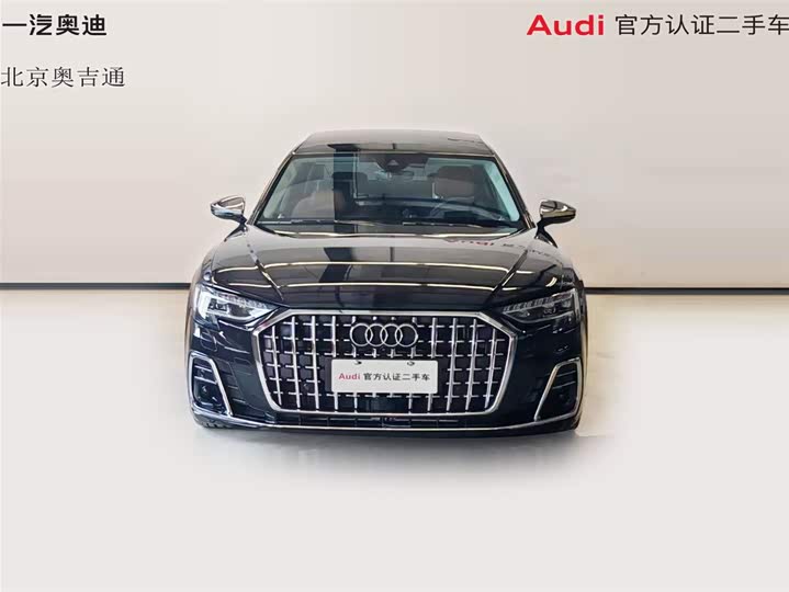 Фото 9 - Audi A8
