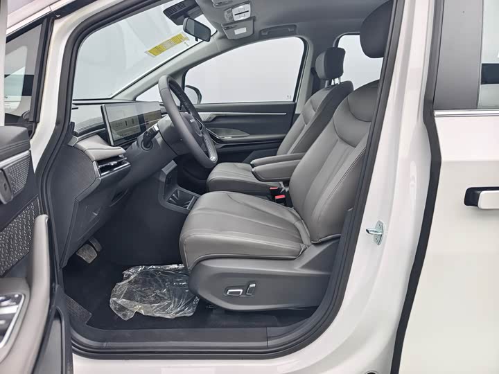 Фото 9 - Maxus Mifa 7