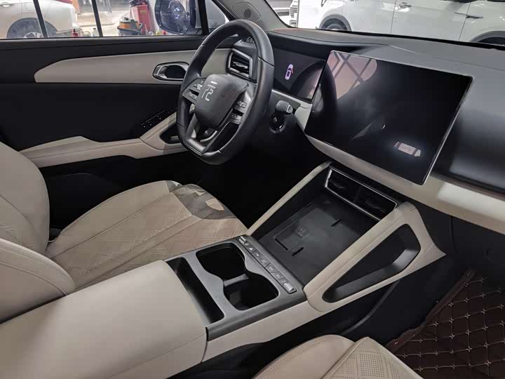 Фото 9 - BYD Yuan Up