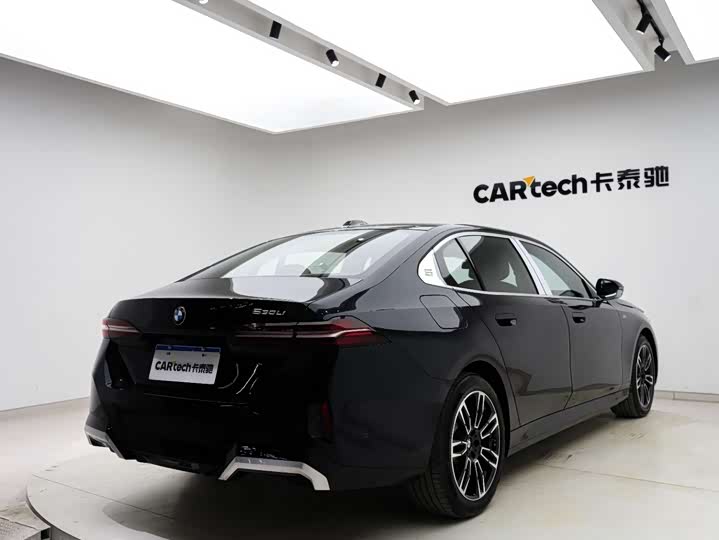 Фото 8 - BMW 5 Series