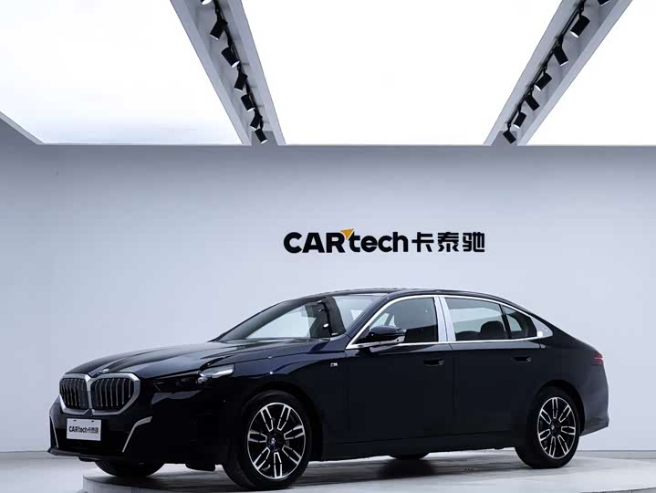 Фото 9 - BMW 5 Series