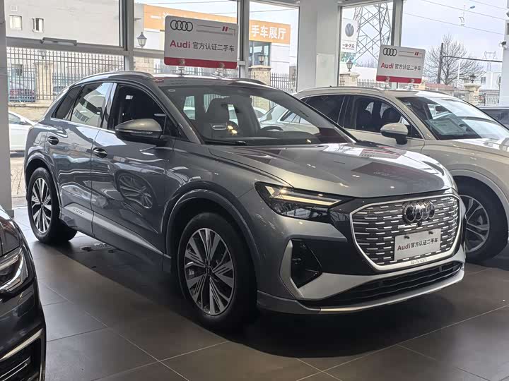 Фото 2 - Audi Q4 e-tron