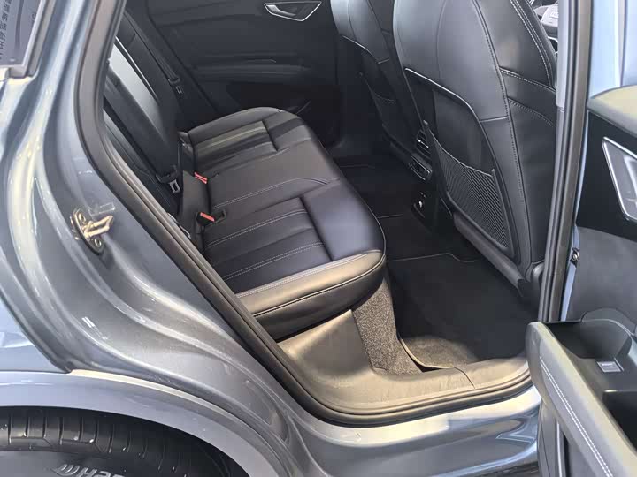 Фото 6 - Audi Q4 e-tron