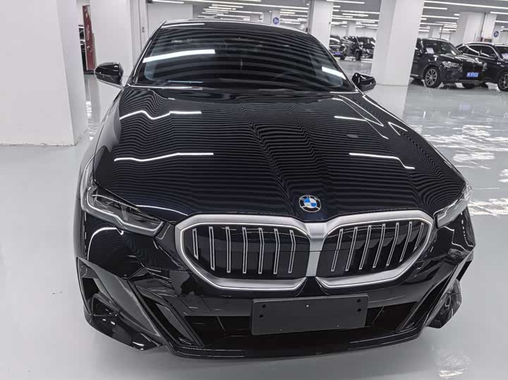 Фото 2 - BMW 5 Series