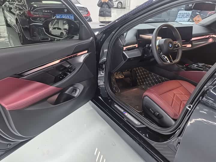 Фото 6 - BMW 5 Series