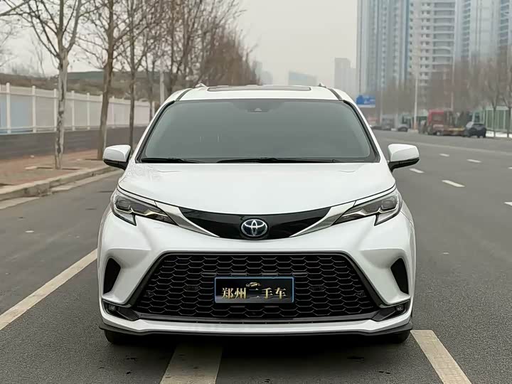 Фото 2 - Toyota Granvia