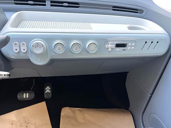 Фото 9 - Bestune Pony