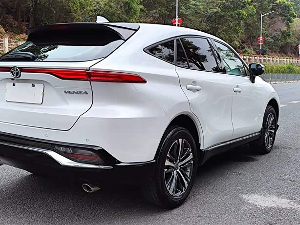 Фото 8 - Toyota Venza