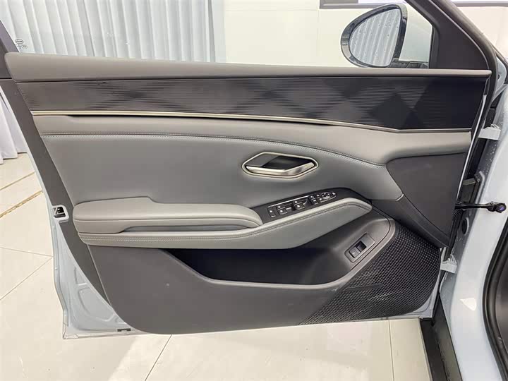 Фото 8 - BYD Qin L