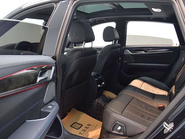 Фото 8 - BMW 6 Series GT