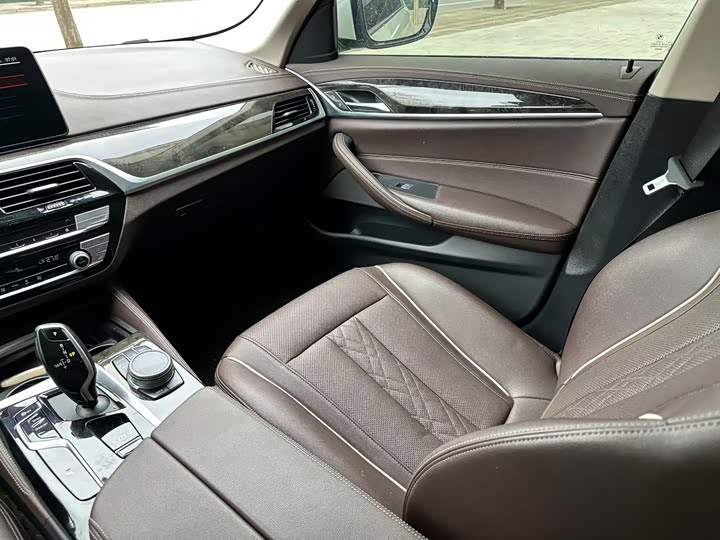 Фото 4 - BMW 5 Series