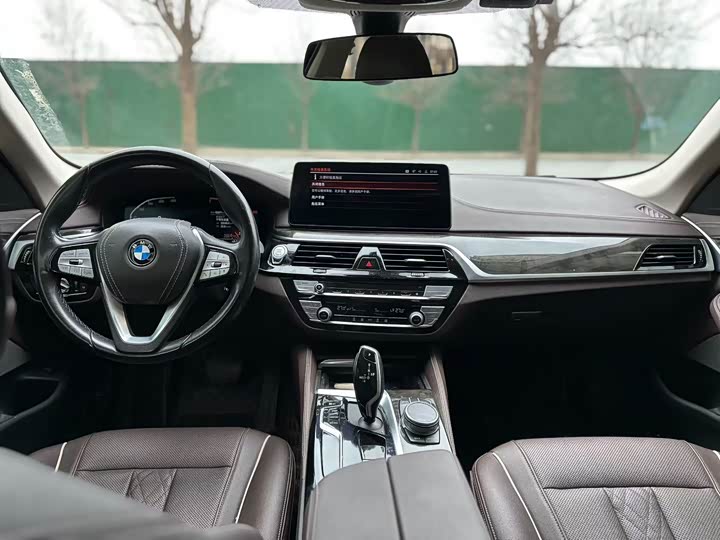 Фото 5 - BMW 5 Series