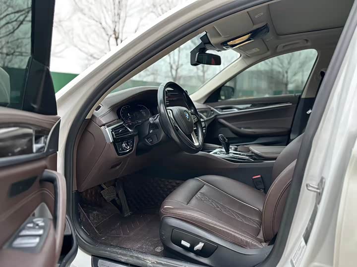 Фото 6 - BMW 5 Series