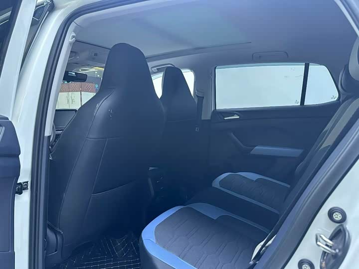 Photo 6 - Volkswagen Tharu