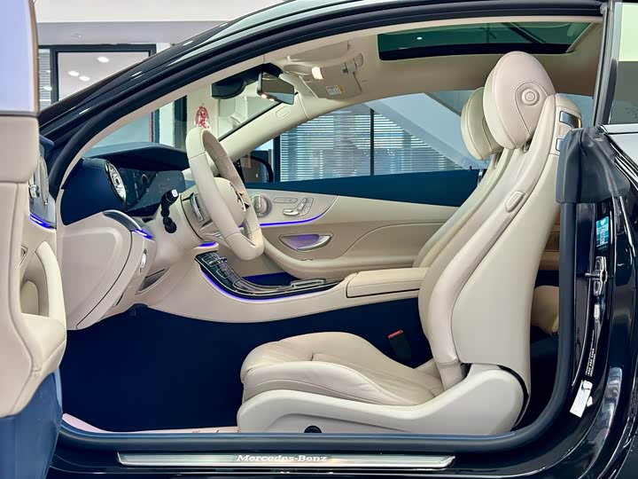 Фото 7 - Mercedes-Benz E-Class