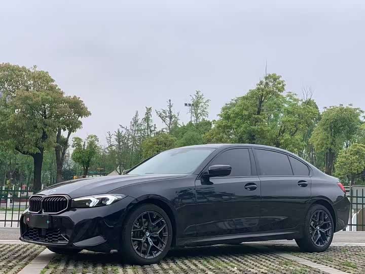 Photo 1 - BMW 3 Series