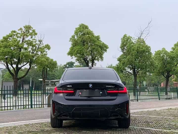 Photo 8 - BMW 3 Series