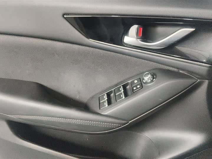 Фото 7 - Mazda CX-4