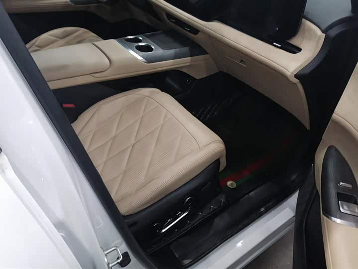 Фото 8 - Changan CS75 Plus