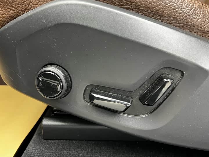 Фото 7 - Volvo XC60