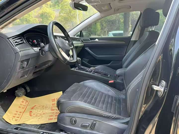 Фото 2 - Volkswagen Magotan