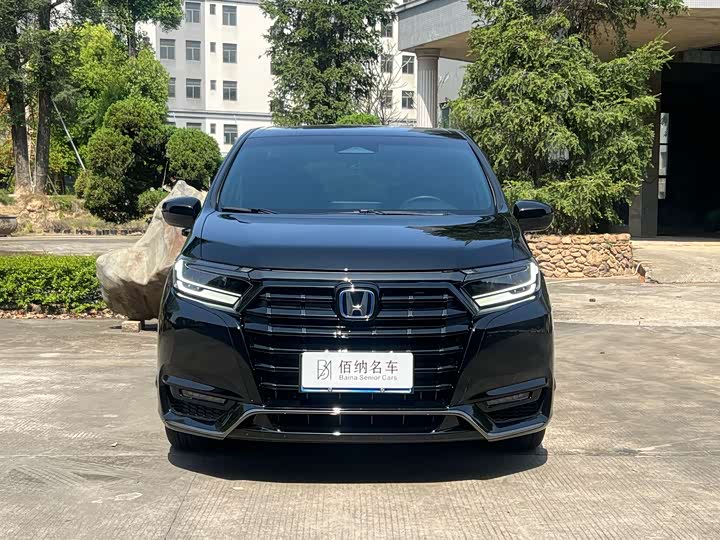 Фото 2 - Honda Elysion