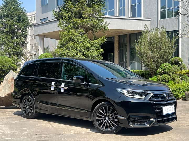 Фото 3 - Honda Elysion