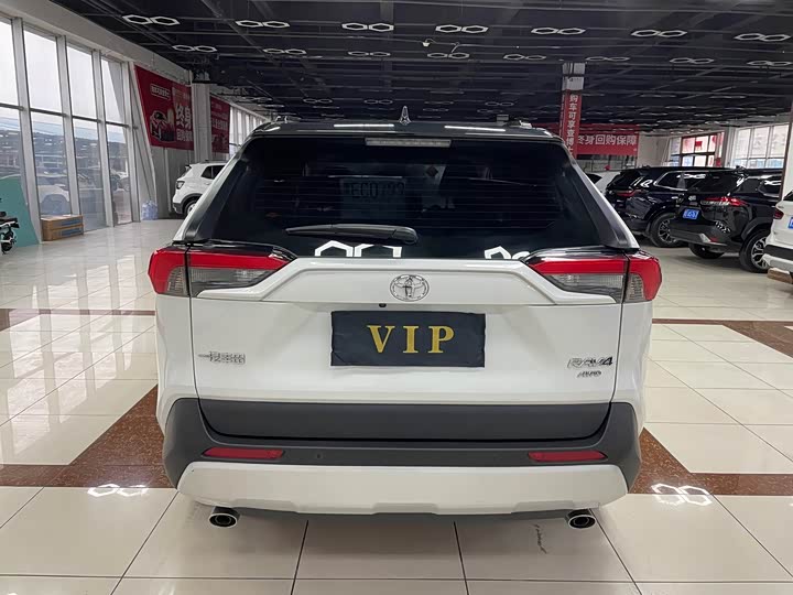 Фото 5 - Toyota RAV4