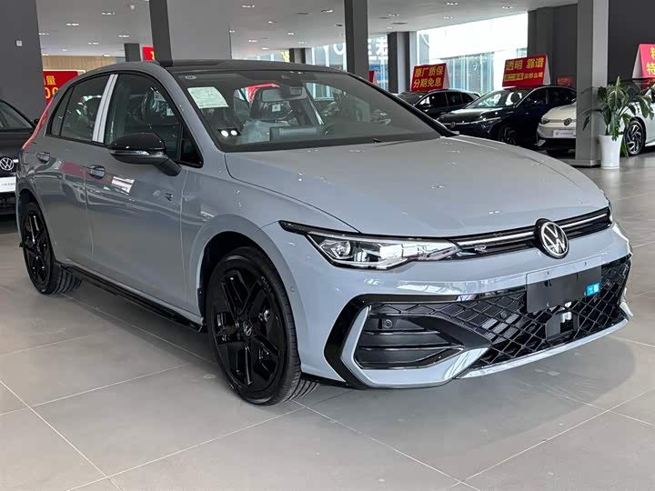 Photo 3 - Volkswagen Golf