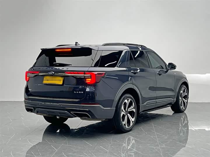 Фото 6 - Ford Explorer